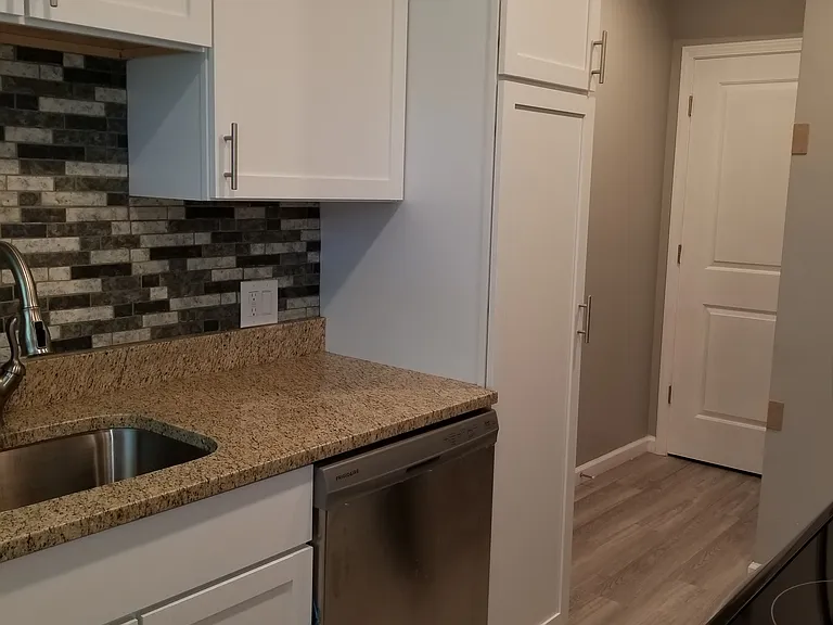 1511 W Farnum Ave — Photo 5