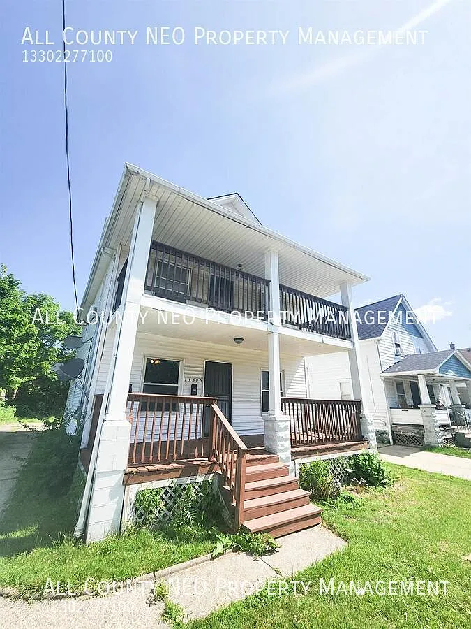2-Bedroom Rental with Covered Porch & Ample Living Space! — Photo 2