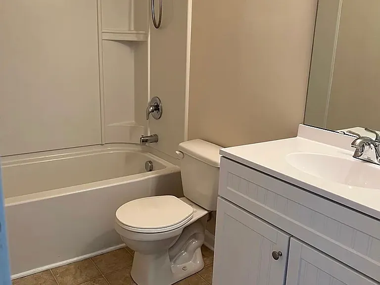 1009 Farm Pond Rd — Photo 8