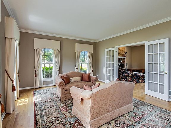 4th image of 193 Boxwood Dr
