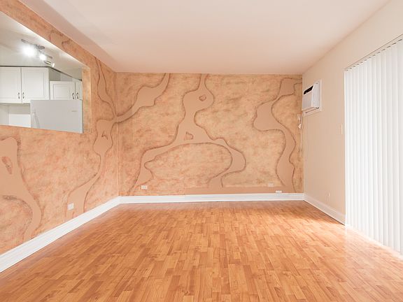 5th image of 1312 N Geneva Dr APT 1B