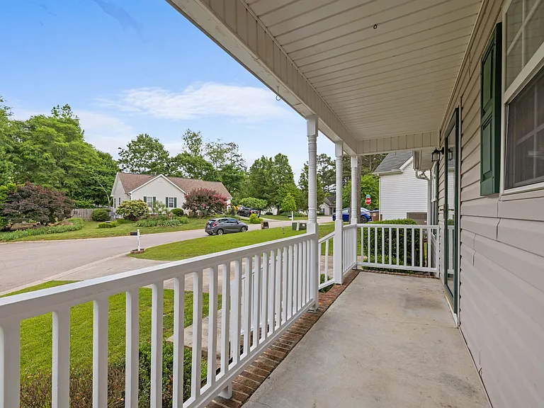 404 Foxbridge Ct — Photo 24