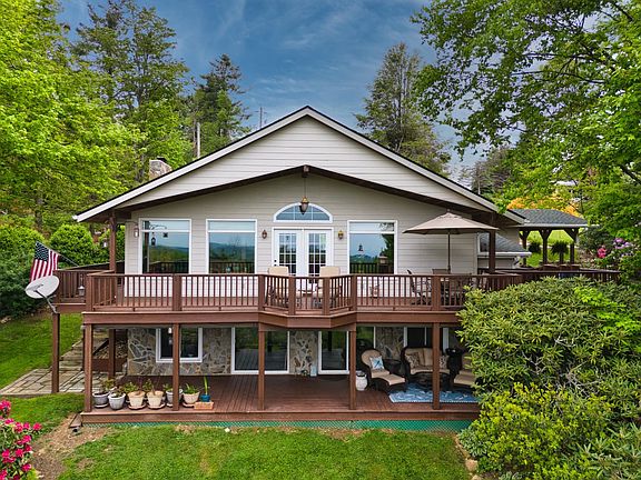 2nd image of 536 Mountain View Dr