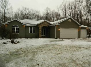 1977 Friendship Ln, Kronenwetter, WI 54455