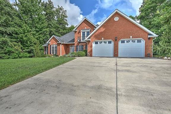 2nd image of 432 Lynchburg Ln