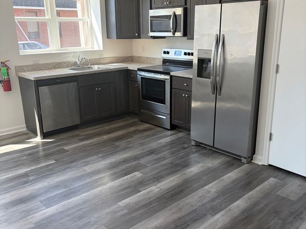 289 S Main St #8