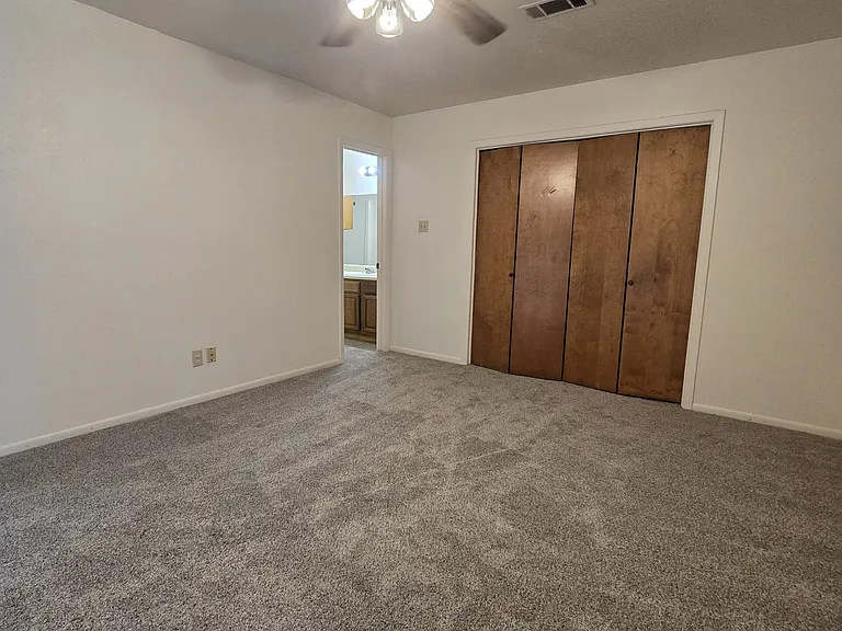 2904 Forest Bnd #1 — Photo 36