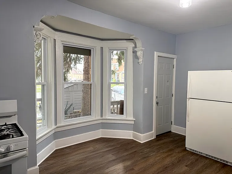 1805 State St — Photo 1