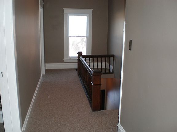 4th image of 838 Park Ave