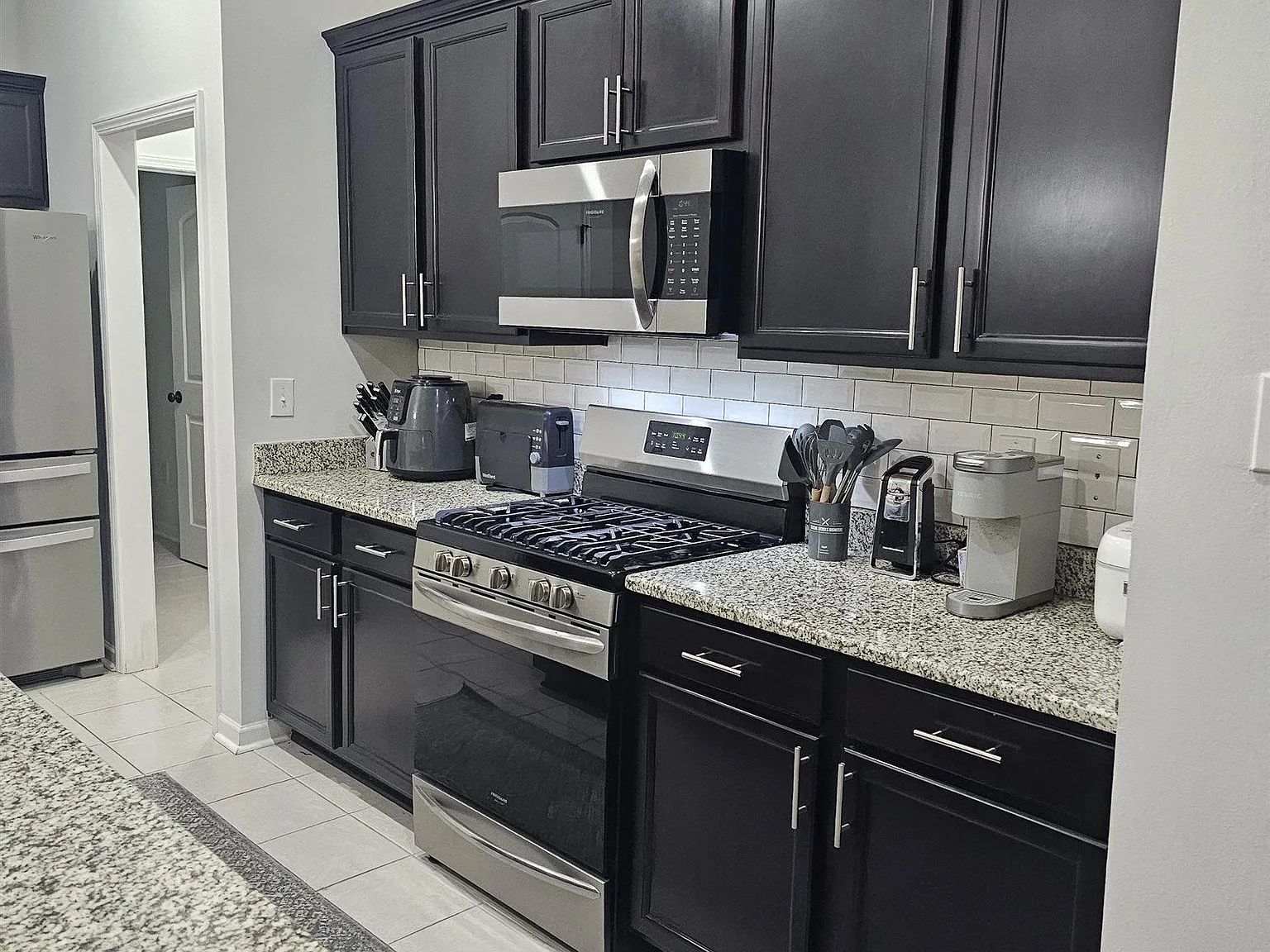 3 bed, 1692 sqft, $2,500 — Photo 4