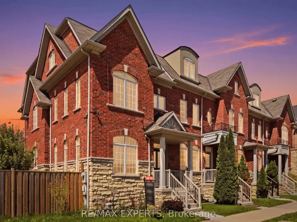 245 Isaac Devins Blvd, Toronto, ON M9M 0B6
