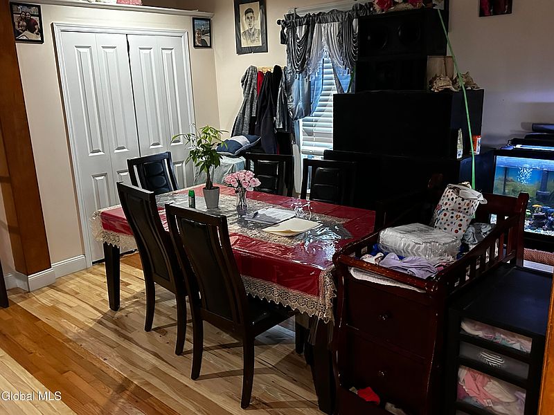 5th image of 425 Paige Street