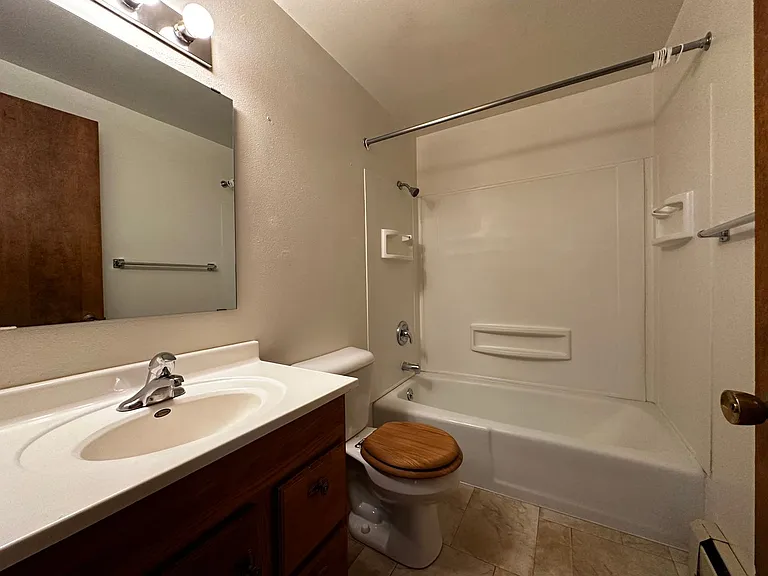 1241 Apache Ave — Photo 11