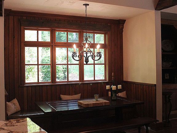 BREAKFAST NOOK