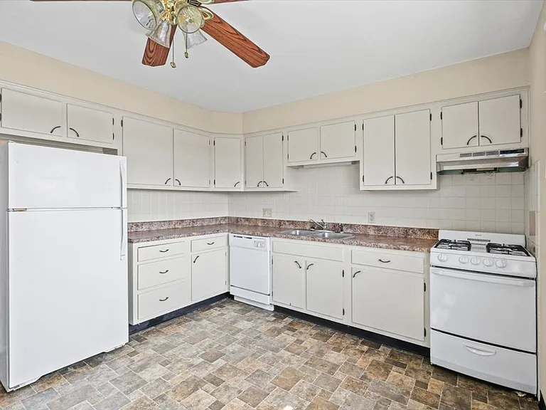 309-311 Robinhood Ln — Photo 23