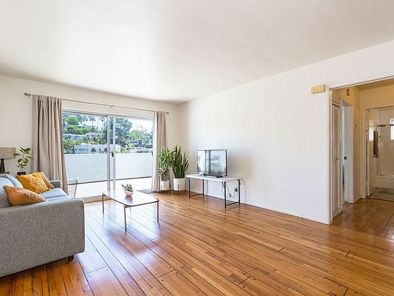 4th image of 3230 Larissa Dr
