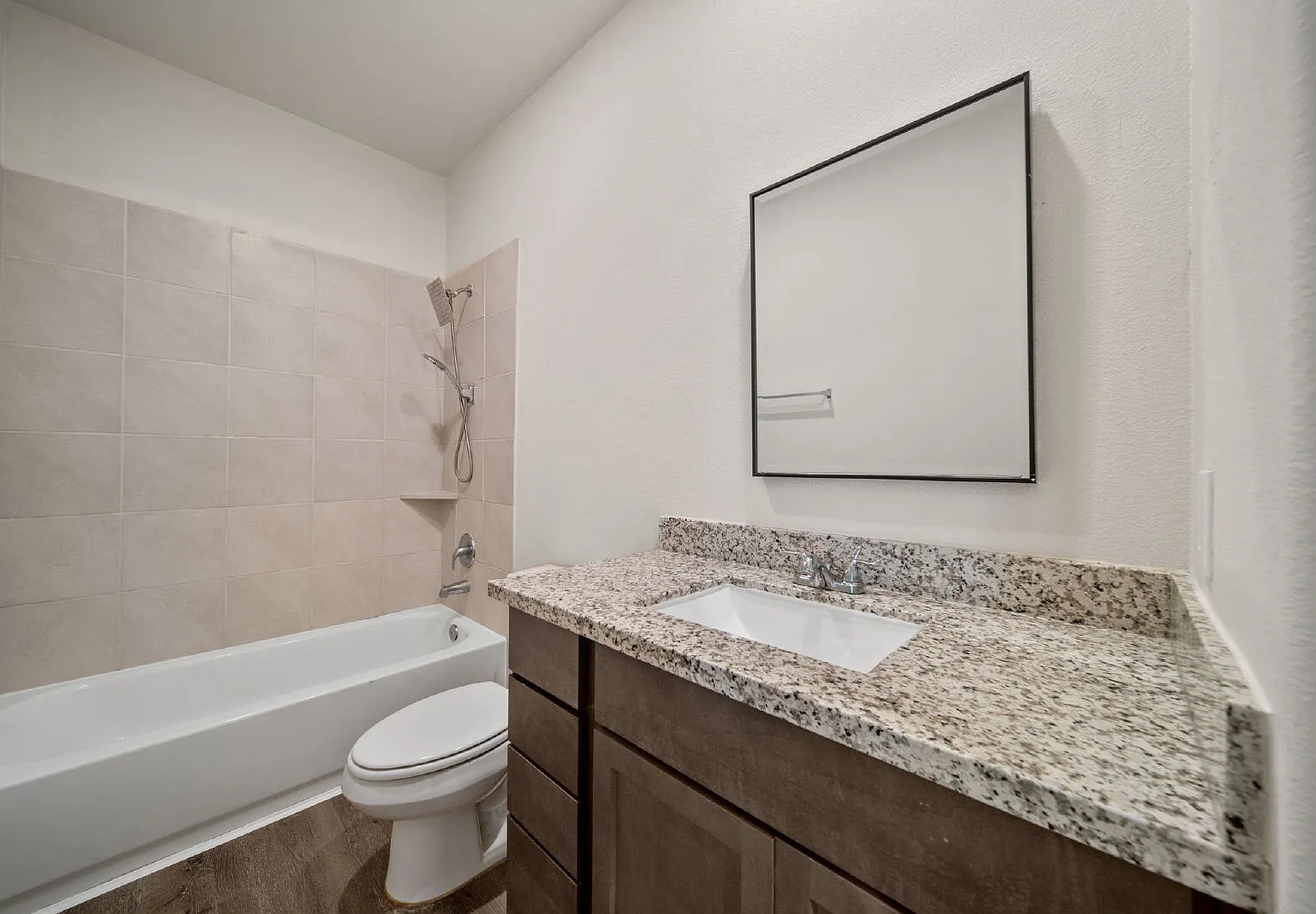 3 bed, 2.0 bath, 1122 sqft, $1,450 — Photo 4