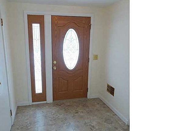 3rd image of 58 Sudbury Ln