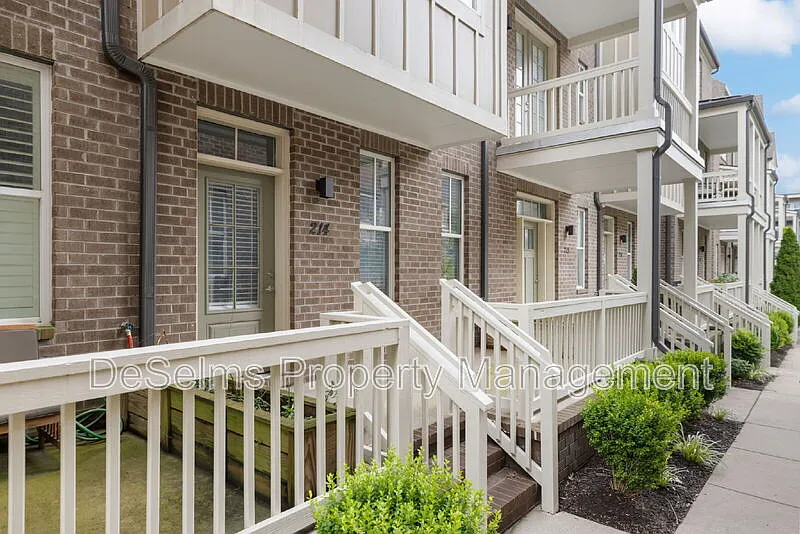 2 bed, 2.5 bath, 1572 sqft, $2,750 — Photo 2