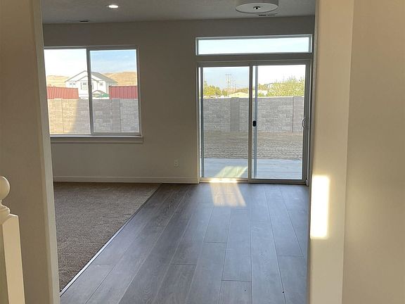 5th image of 191851 River Crest Pl