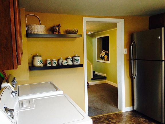 KITCHEN LAUNDRY VIEW