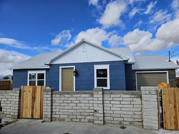 315 9th St, Hawthorne, NV 89415