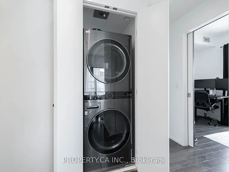 159 Dundas St E #1506 — Photo 35