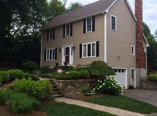 4 Townside Ln, Walpole, MA 02081