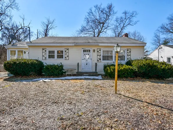 62 Charles St, Dracut, MA 01826