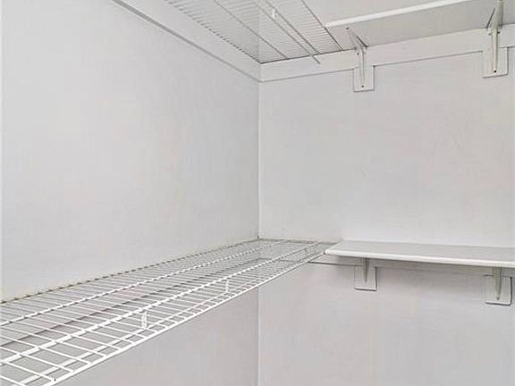 5th image of 4609 Marlwood Way