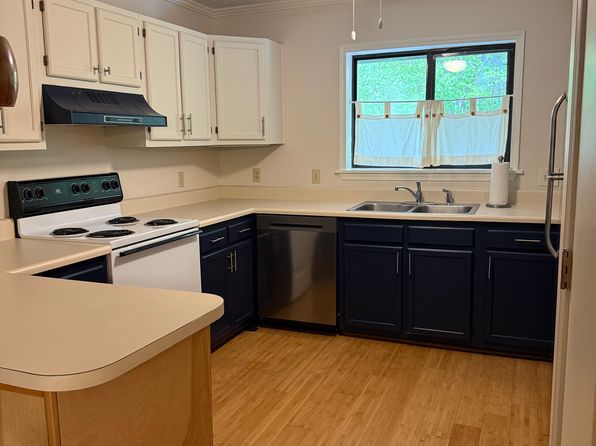 19 Lake Dr APT E6