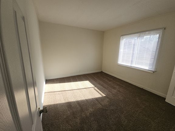 4th image of 2706 Oxford Ave #11279419