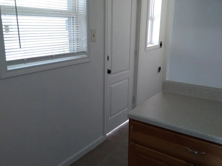 1604 W Hollywood Ave — Photo 12