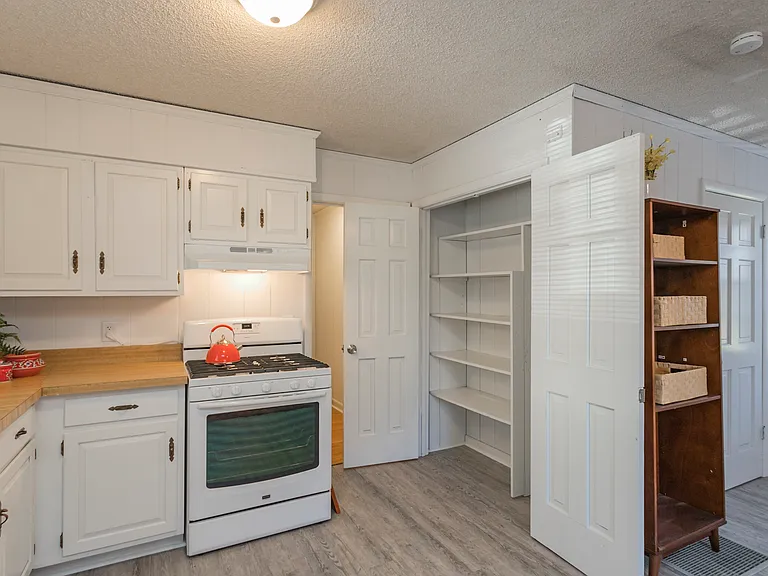 215 Donna Dr #S — Photo 8