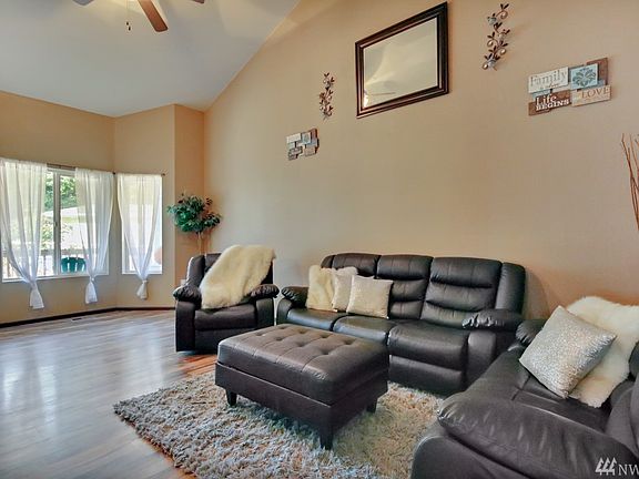 3rd image of 21114 91st St E