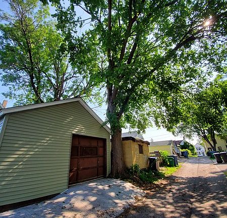 4th image of 336 16th Ave NE #2