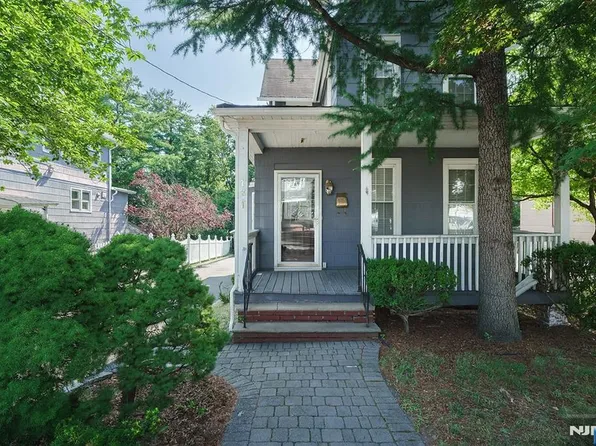 131 N Prospect Ave, Bergenfield, NJ 07621