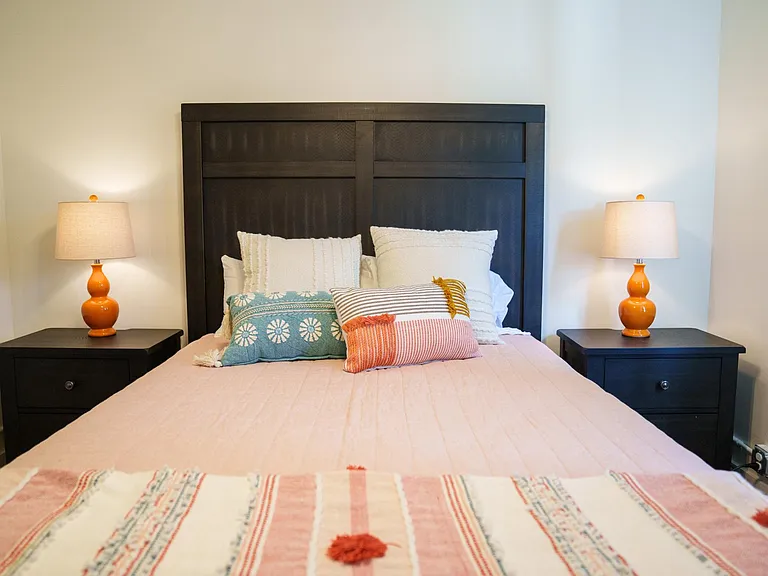 Bedroom 1 - queen sized bed