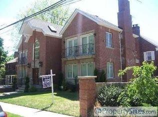 8534 Avon St, Jamaica, NY 11432