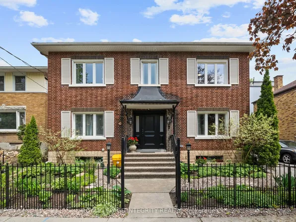 45 Goulburn Ave, Ottawa, ON K1N 8C7