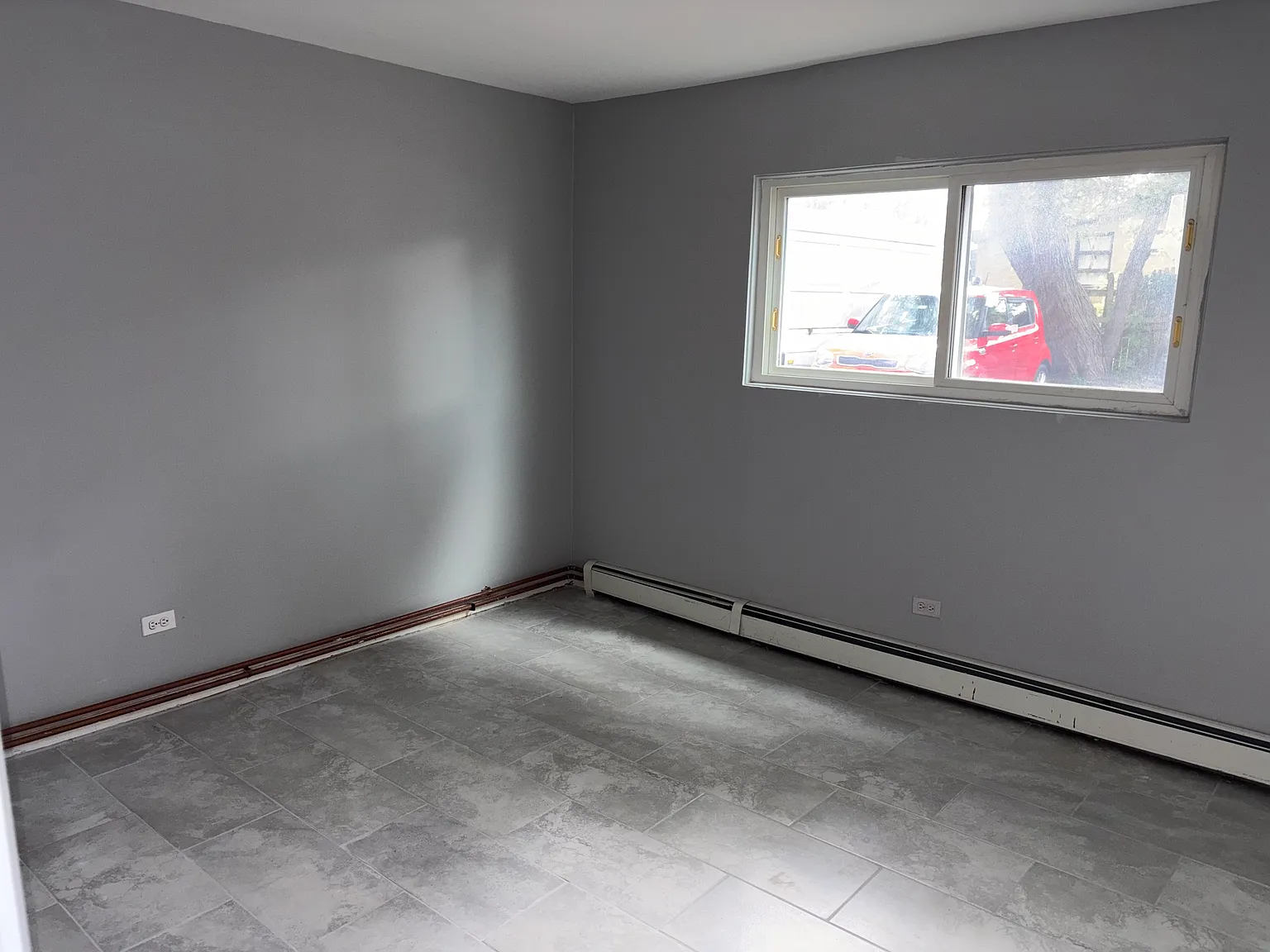 107 W Willow St — Photo 4