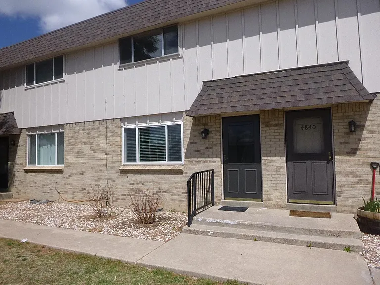 4836 E Hinsdale Pl — Photo 1