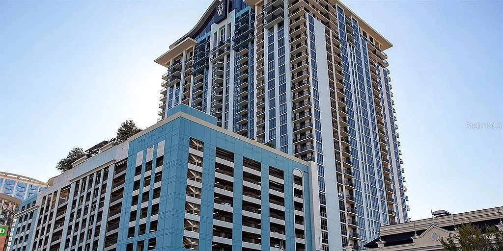 1 bed, 1.0 bath, 775 sqft, $1,850 — Photo 2