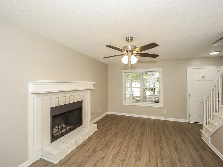 110 Park Place Ct — Photo 6