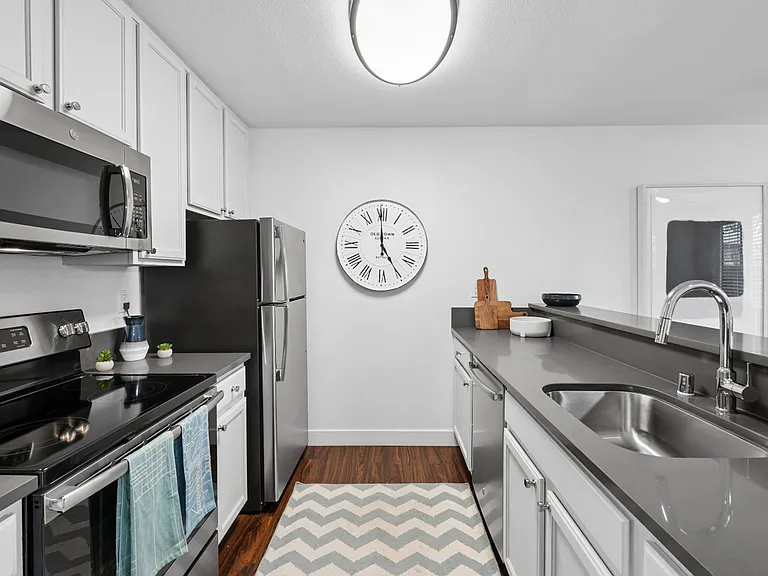 Old Orchard Apartments — Photo 24