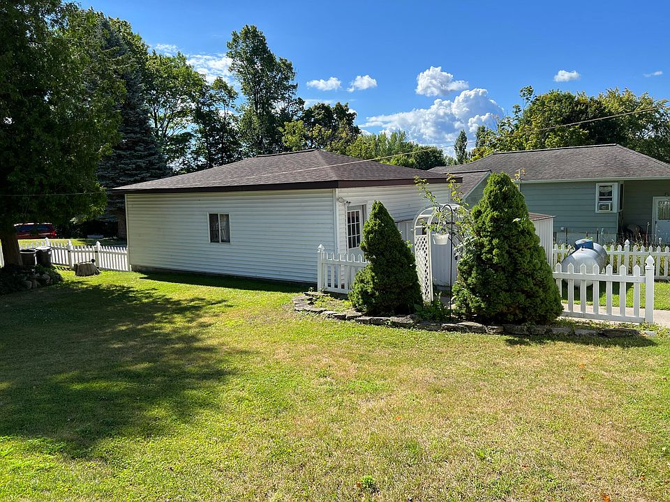 4921 Spring St, Onekama, MI 49675 | Zillow