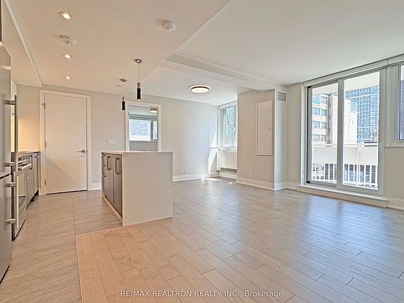 3rd image of 11 Walmer Rd #301