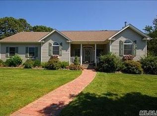 35 Fairway Dr, Bellport, NY 11713