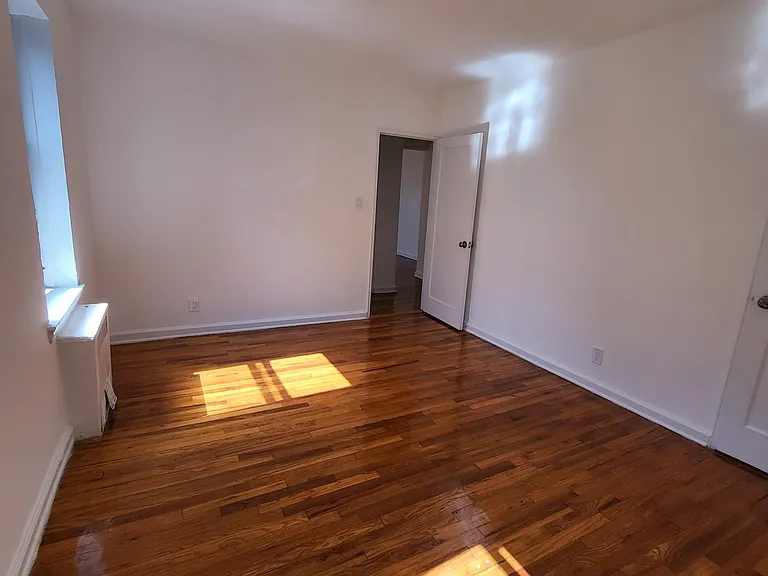 1275 E 5th St #3G — Photo 4