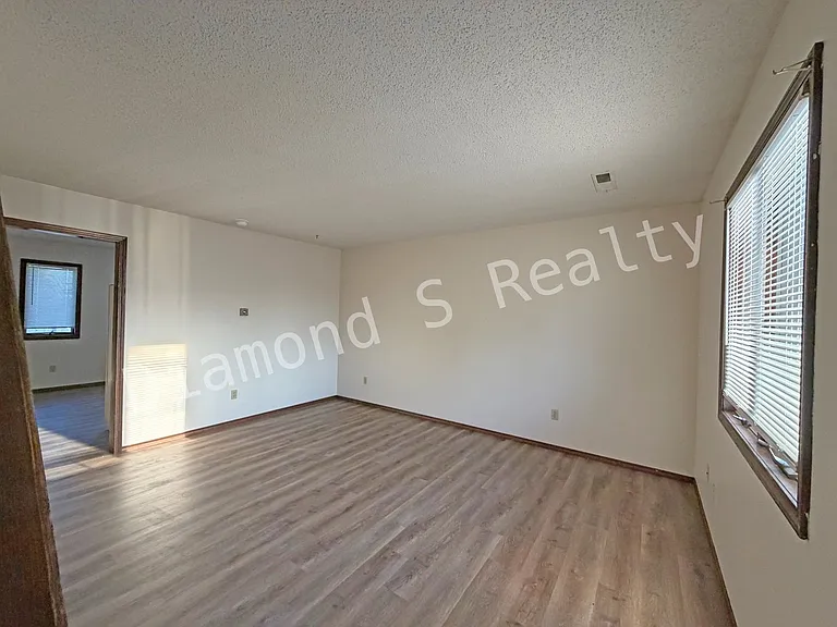 1201 N Main St — Photo 4